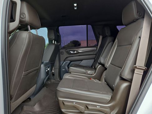 Used 2021 GMC Yukon Denali w/ Advanced Technology Package AWD/4WD image 13