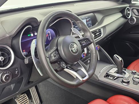 Used 2024 Alfa Romeo Stelvio Veloce AWD/4WD image 13