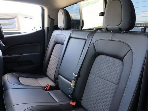Used 2017 Chevrolet Colorado Z71 AWD/4WD image 29