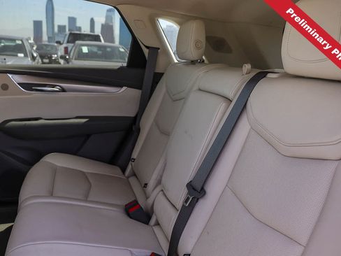 Used 2018 Cadillac XT5 Luxury w/ Driver Awareness Package AWD/4WD image 13