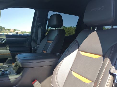 Used 2025 GMC Sierra 1500 AT4 image 15