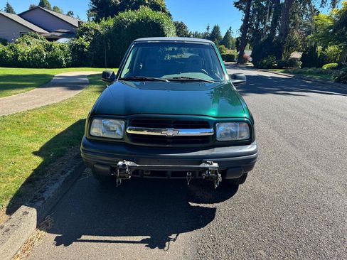Used 2002 Chevrolet Tracker 4WD Convertible image 8