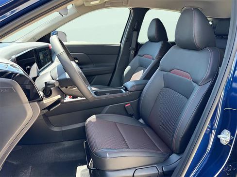 New 2025 Nissan Kicks SR image 8