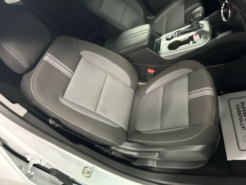 Used 2025 Chevrolet Blazer LT FWD image 25