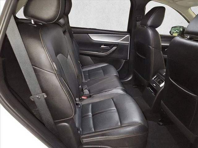 Used 2025 MAZDA CX-70 3.3 Turbo w/ Preferred Package AWD/4WD image 15