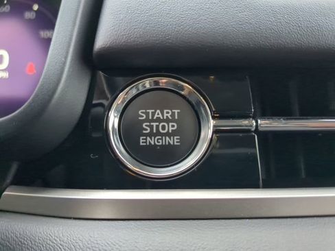 New 2025 Mitsubishi Outlander SE image 36