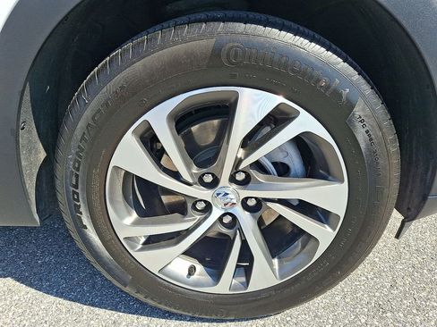 Used 2023 Buick Envision Essence AWD/4WD image 9