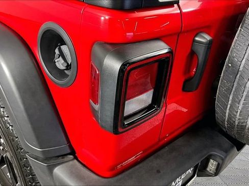 Used 2022 Jeep Wrangler Unlimited Sport AWD/4WD image 22
