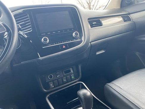 Used 2020 Mitsubishi Outlander SEL image 38