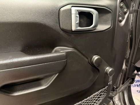 Used 2022 Jeep Wrangler Unlimited Sport image 19