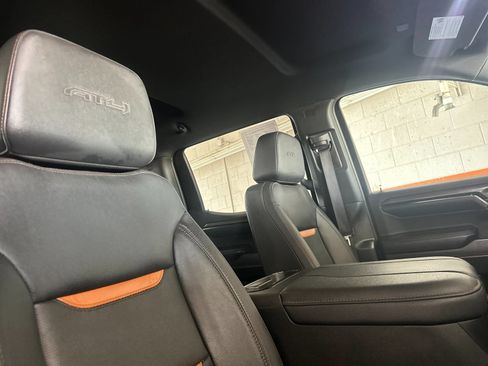 Used 2024 GMC Sierra 1500 AT4 w/ AT4 Premium Package AWD/4WD image 17
