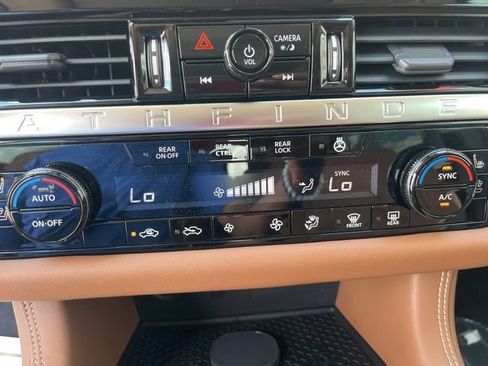New 2026 Nissan Pathfinder Platinum FWD image 16