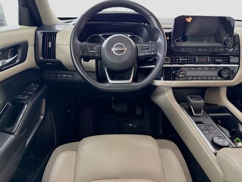 Used 2023 Nissan Pathfinder SL image 22