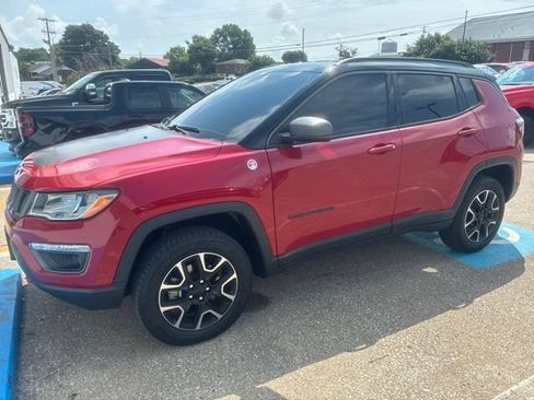 Used 2020 Jeep Compass Trailhawk AWD/4WD image 3