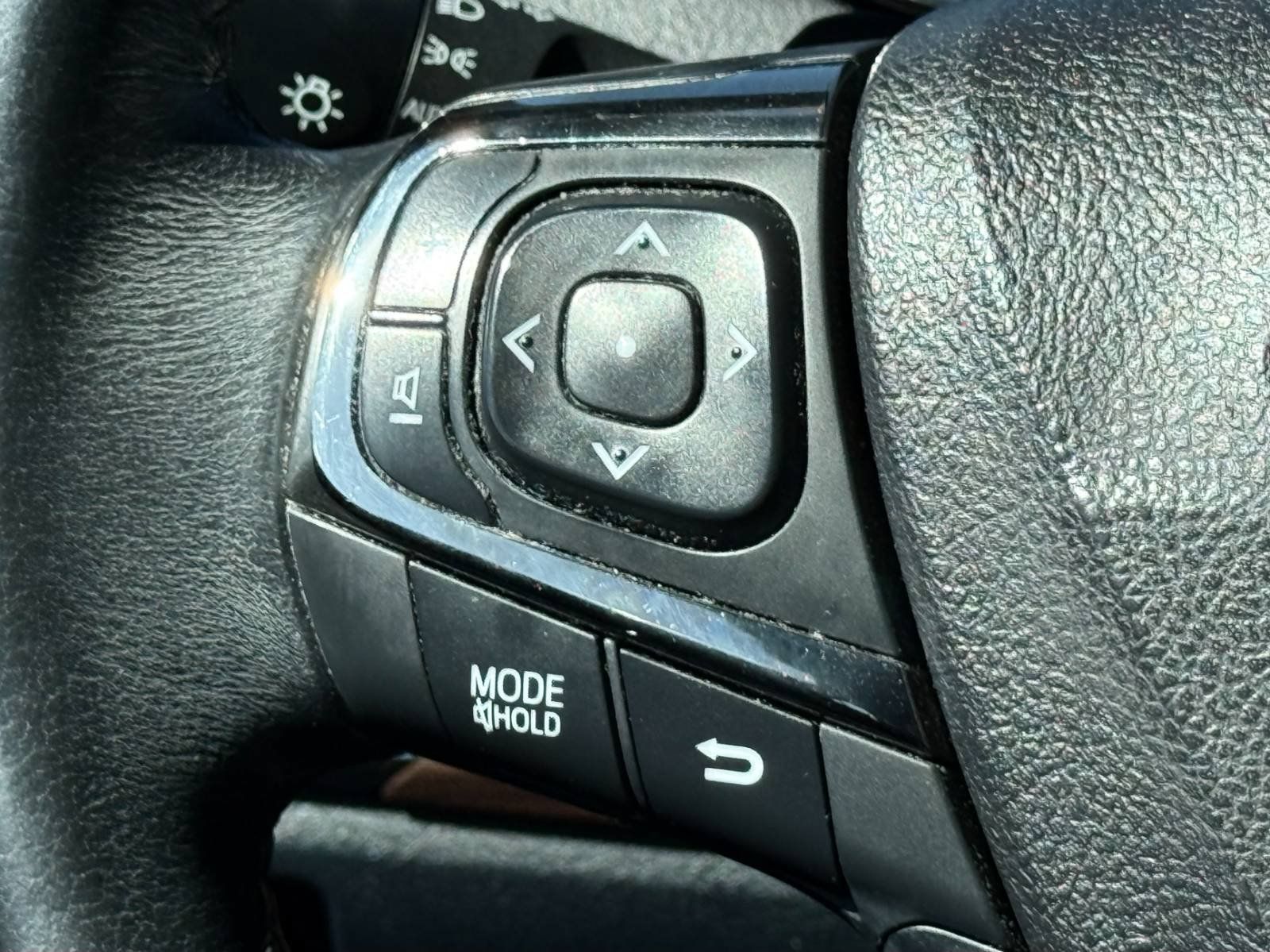 Used 2015 Toyota Avalon XLE FWD image 16