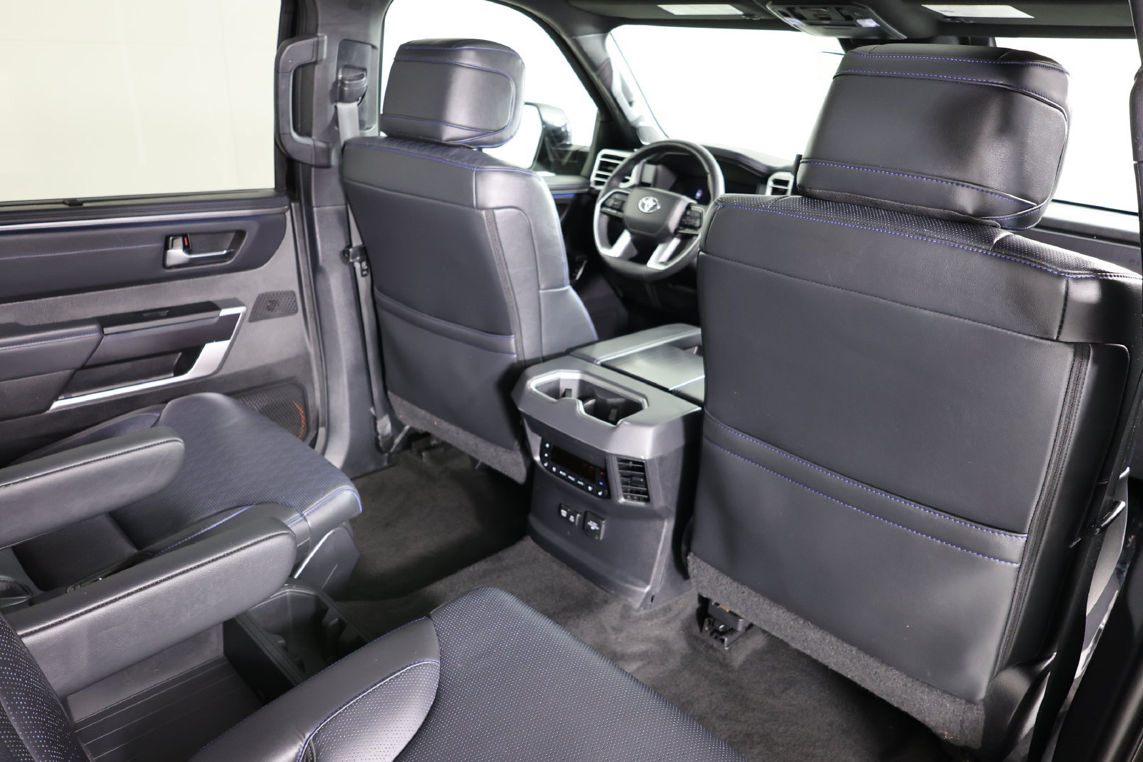 Used 2023 Toyota Sequoia Platinum AWD/4WD image 40