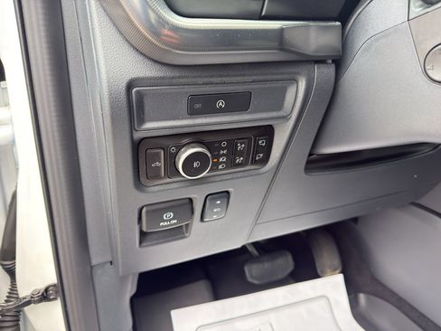 Certified 2025 Ford F150 Platinum w/ Equipment Group 702A High AWD/4WD image 12