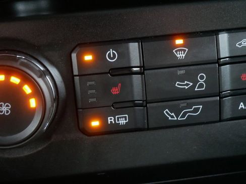 Used 2016 Ford F150 XLT w/ Equipment Group 302A Luxury image 24