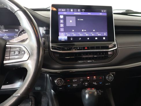 Used 2022 Jeep Compass Latitude w/ Convenience Group FWD image 5