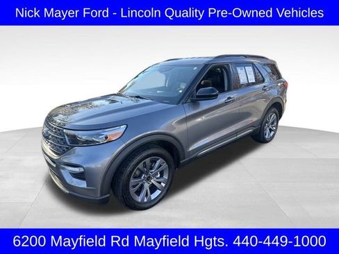 Used 2022 Ford Explorer XLT w/ Equipment Group 202A image 3