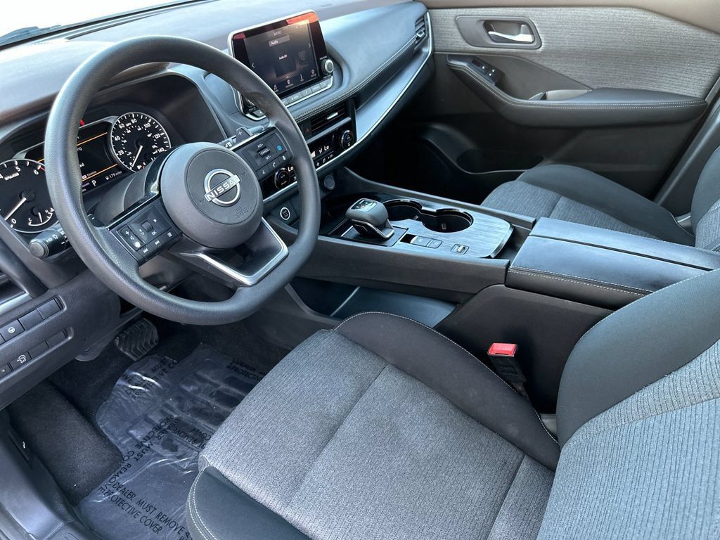Used 2023 Nissan Rogue SV FWD image 9