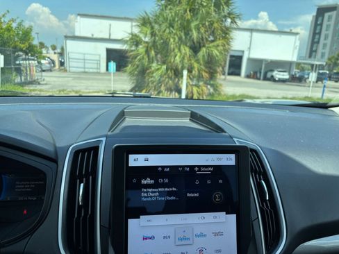 Used 2024 Ford Edge SEL image 18