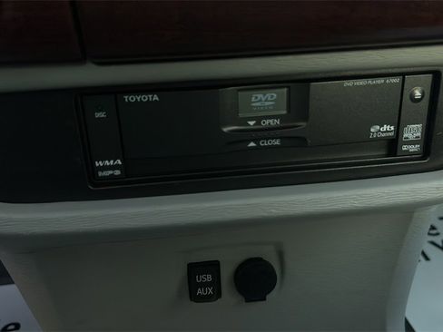 Used 2012 Toyota Sienna XLE w/ Entertainment Pkg image 21