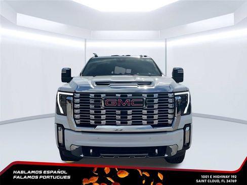Used 2025 GMC Sierra 3500 Denali w/ Denali Reserve Package AWD/4WD image 8