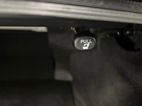 Used 2025 Toyota Camry SE image 28