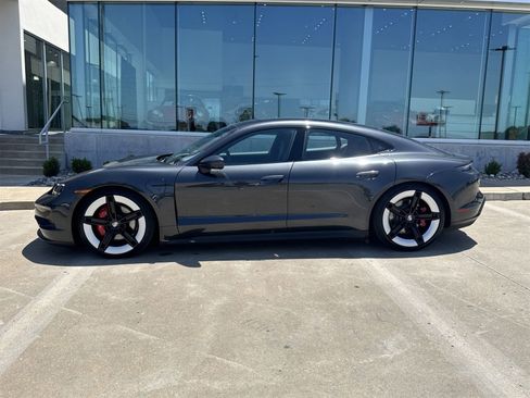 New 2025 Porsche Taycan 4S image 2