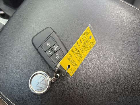 Used 2023 Volkswagen Atlas SE image 38