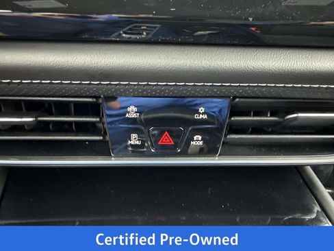 Used 2025 Volkswagen Atlas Cross Sport SE FWD image 21