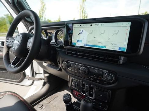 New 2025 Jeep Gladiator Rubicon image 29