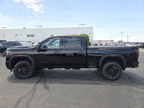 New 2026 GMC Sierra 2500 AT4 w/ Max Trailering Package AWD/4WD image 22