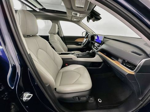 Certified 2026 Toyota Grand Highlander AWD Hybrid image 30
