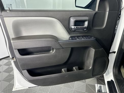 Used 2017 Chevrolet Silverado 1500 Custom w/ Custom Convenience Package AWD/4WD image 18