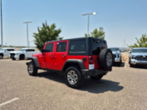 Used 2018 Jeep Wrangler Unlimited Rubicon w/ Connectivity Group AWD/4WD image 3