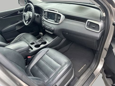 Used 2017 Kia Sorento FWD w/ LX Convenience Package image 26