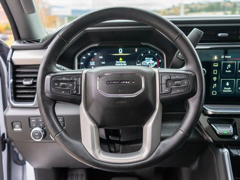 Used 2024 GMC Sierra 3500 Denali w/ Technology Package image 17