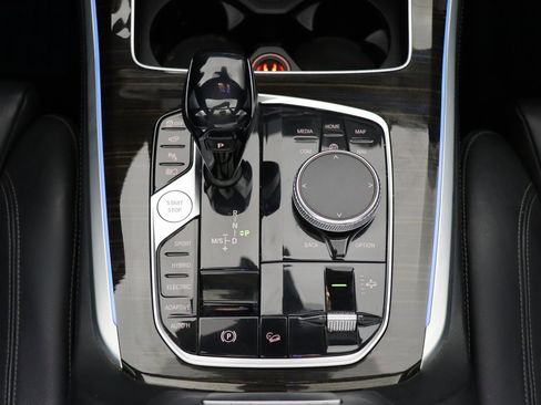 Used 2021 BMW X5 xDrive45e w/ Parking Assistance Package image 39