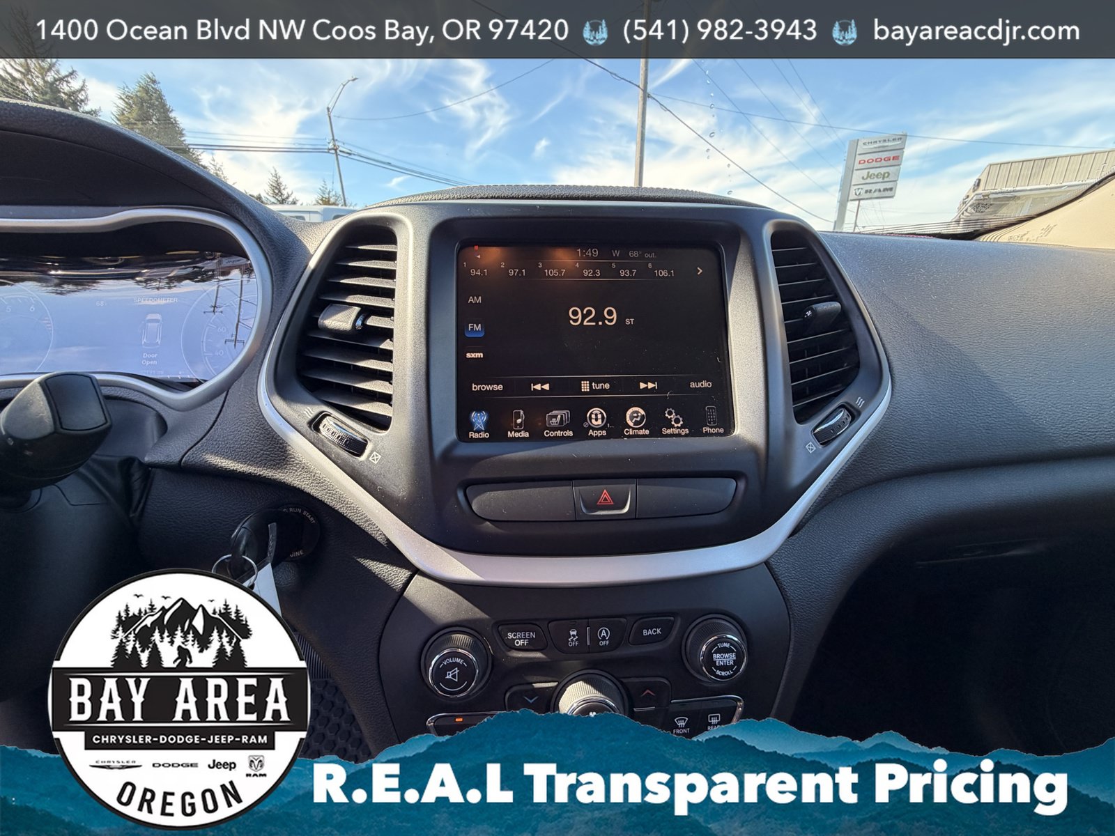 Used 2016 Jeep Cherokee Trailhawk w/ Leather Interior Group AWD/4WD image 23