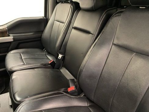 Used 2018 Ford F150 Lariat w/ Max Trailer Tow Package image 17