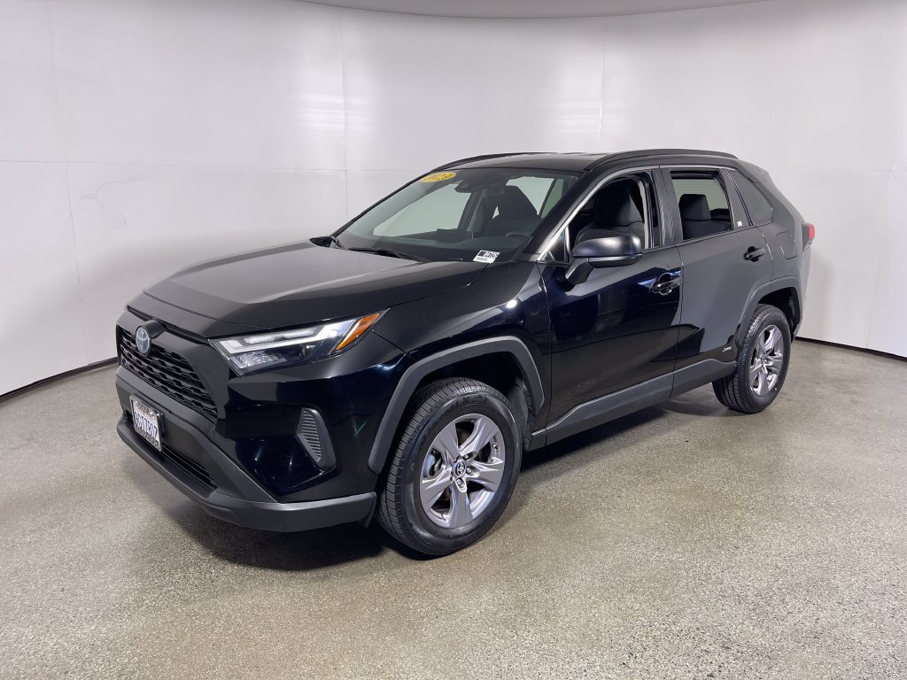 Certified 2023 Toyota RAV4 LE AWD/4WD image 7