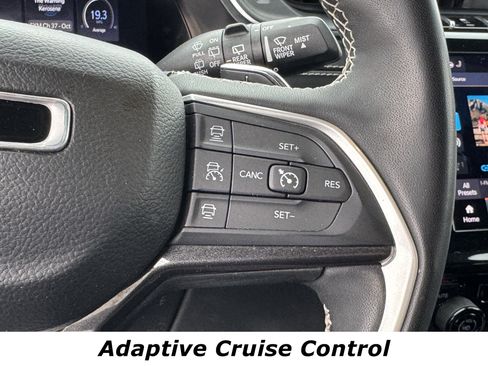 Used 2023 Jeep Grand Cherokee Altitude image 5