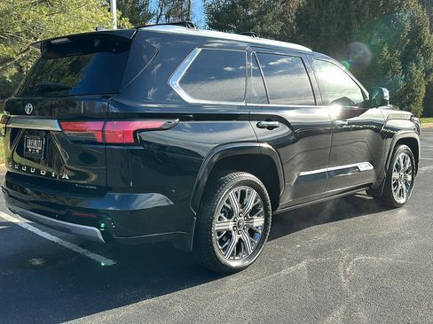 Used 2025 Toyota Sequoia Capstone image 8