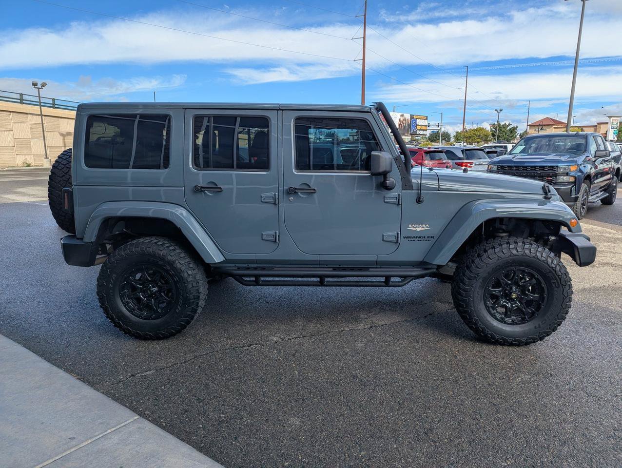 Used 2014 Jeep Wrangler Unlimited Sahara w/ Connectivity Group AWD/4WD image 6