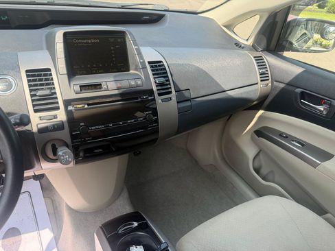 Used 2007 Toyota Prius Touring FWD image 12