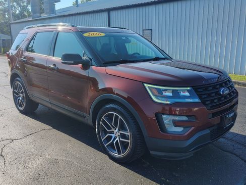 Used 2016 Ford Explorer Sport w/ Equipment Group 401A AWD/4WD image 3