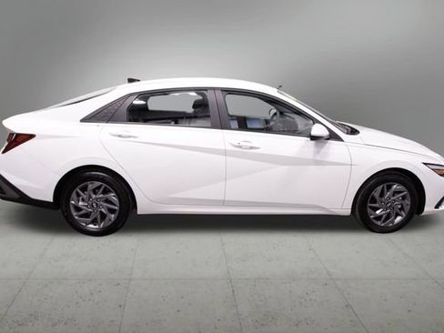 Used 2024 Hyundai Elantra SEL image 6