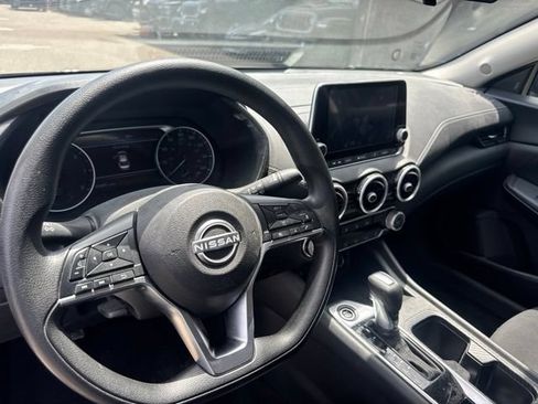 Used 2024 Nissan Sentra SV FWD image 10